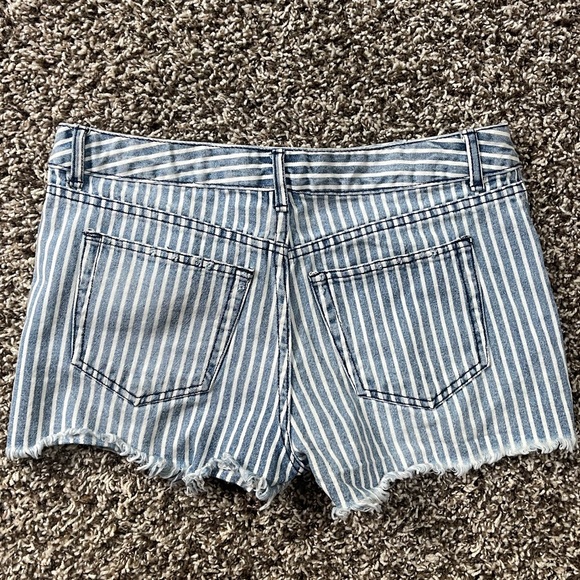Forever 21 Stripe Shorts - Picture 3 of 3